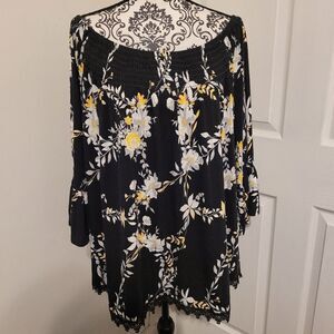 NWT Est. 1946 black‎ floral design top